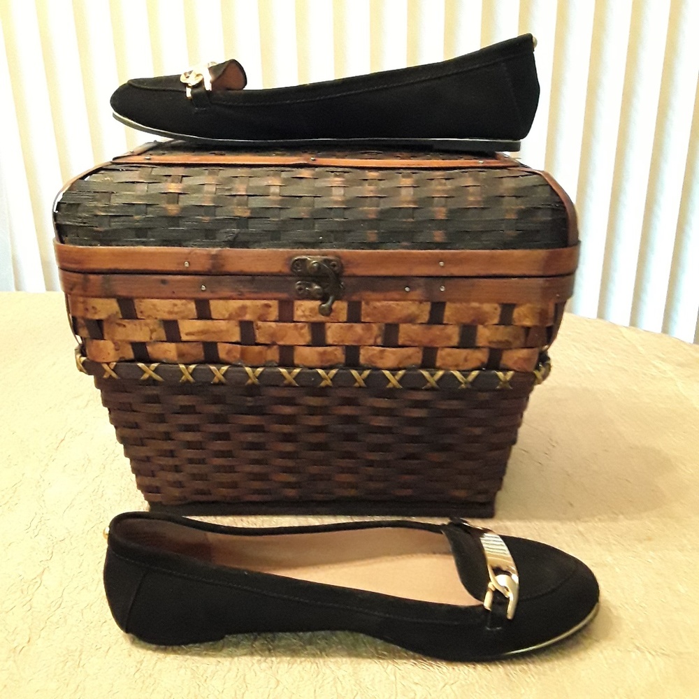 Aldo Suede Flats, Size 8